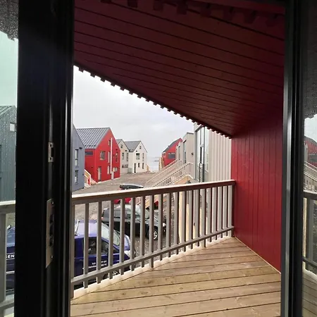 Stilren Leilighet I Henningsvær Extérieur photo
